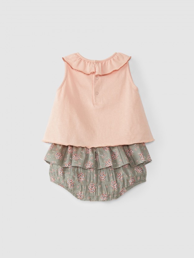 Conjunto de pantal�n corto con estampado floral y top