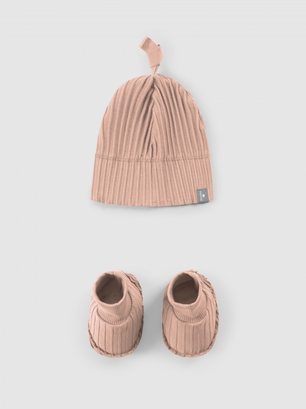 Kit gorro e botinhas malha canelada