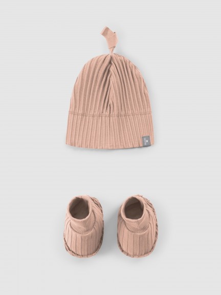 Kit gorro e botinhas malha canelada Kit gorro e botinhas malha canelada