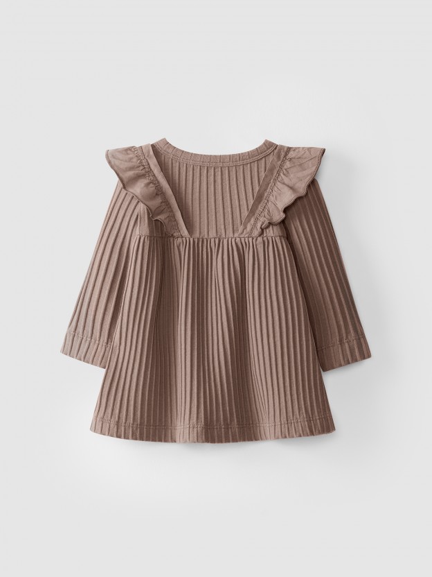 Robe maille cannel�e avec tablier