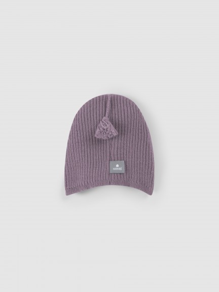 Gorro tricotado com fita e pom-pom Gorro tricotado com fita e pom-pom