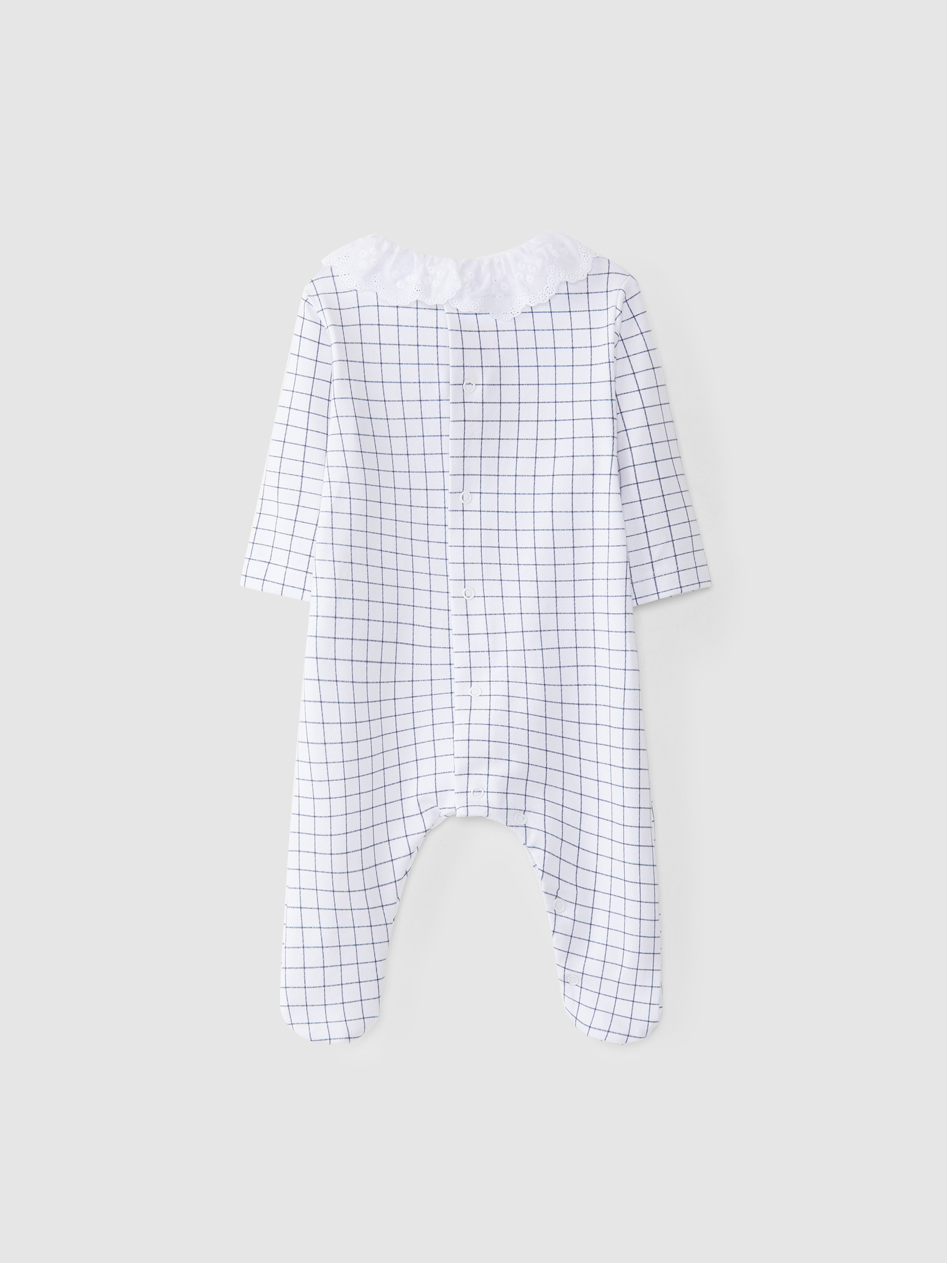 Pijama con cuello de volantes