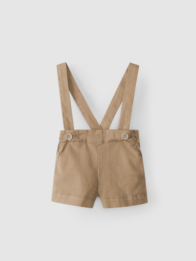 Pantalón corto de lona con tirantes Pantalón corto de lona con tirantes