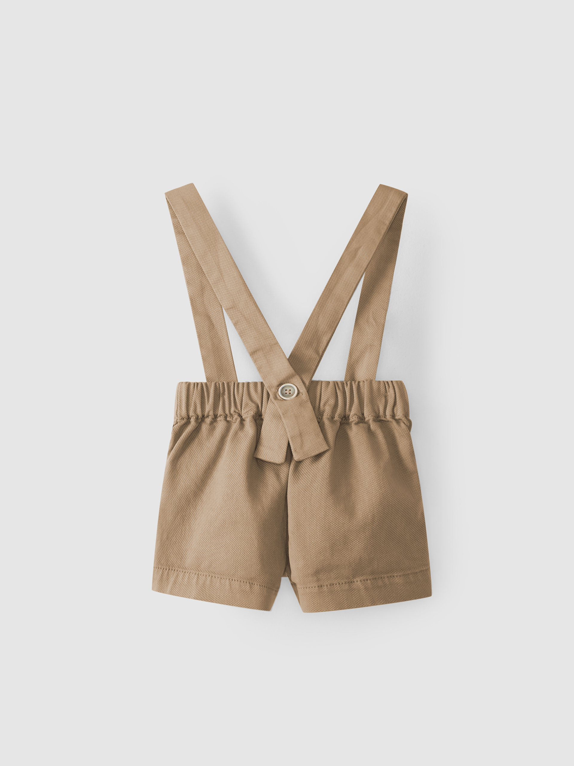 Pantalón corto de lona con tirantes
