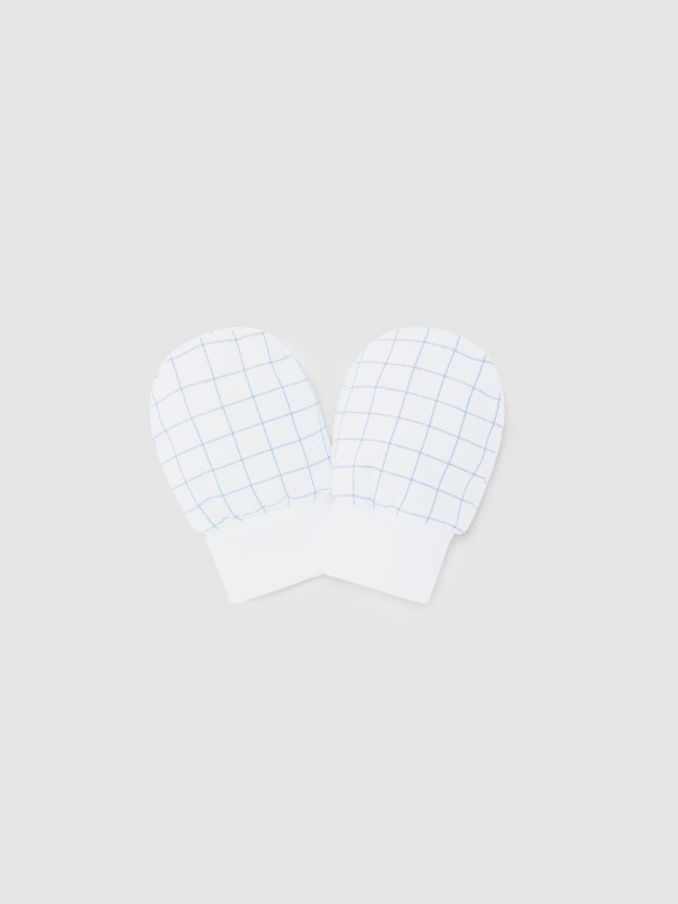 Patterned gloves