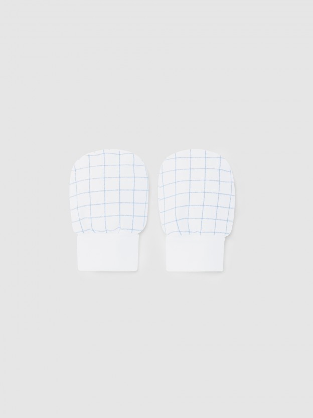 Patterned gloves