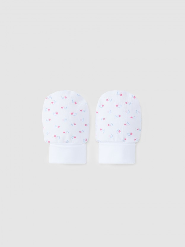 Patterned gloves