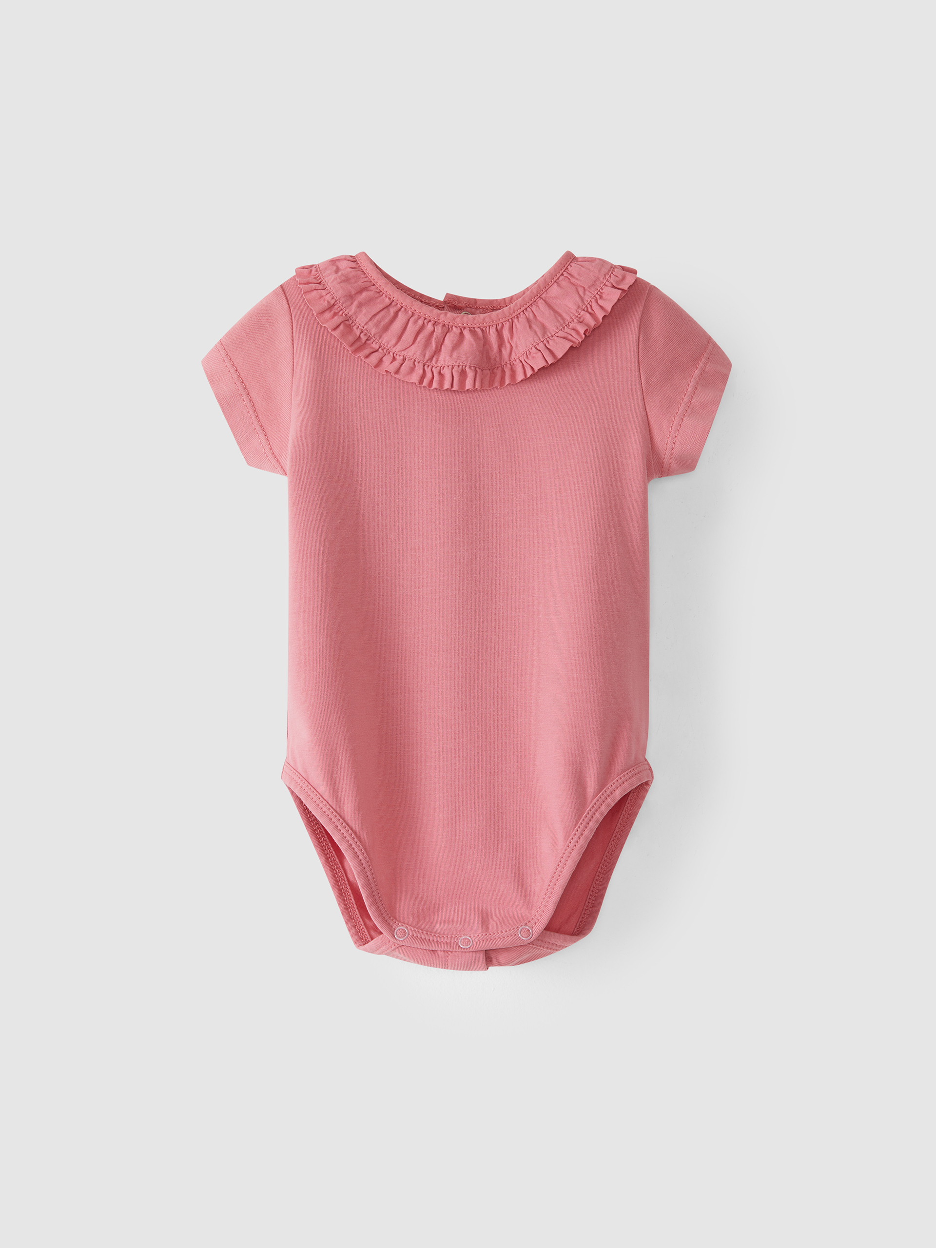 Body con cuello de volantes