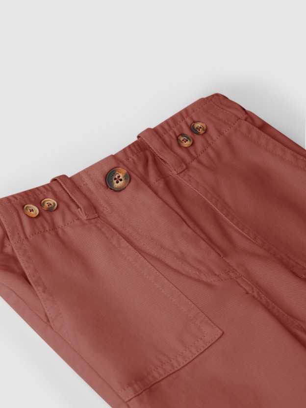 Pantal�n de sarga wide leg con bolsillos