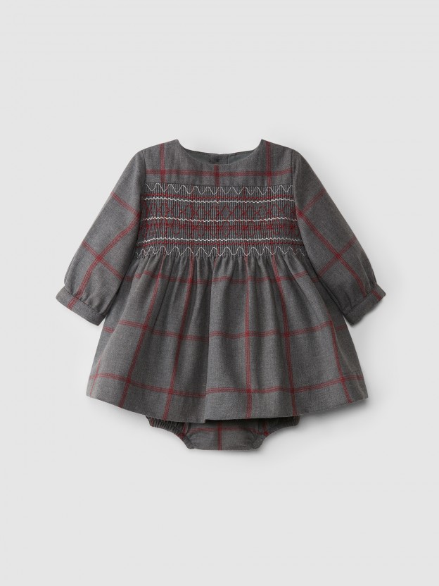 Plaid dress with smocked embroidery Plaid dress with smocked embroidery