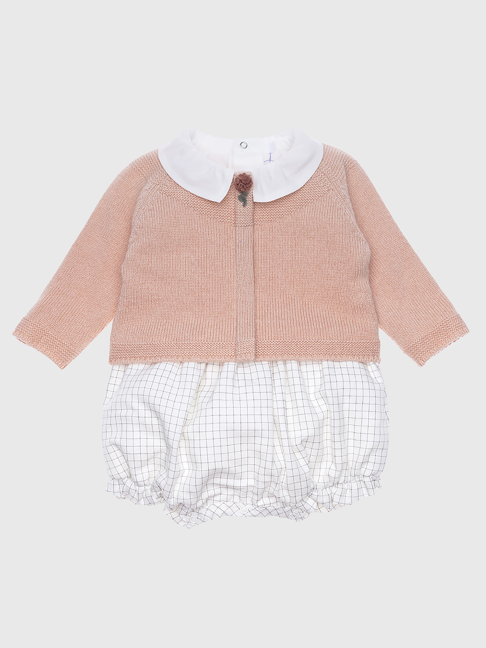 Conjunto fofo e camisola tricotada
