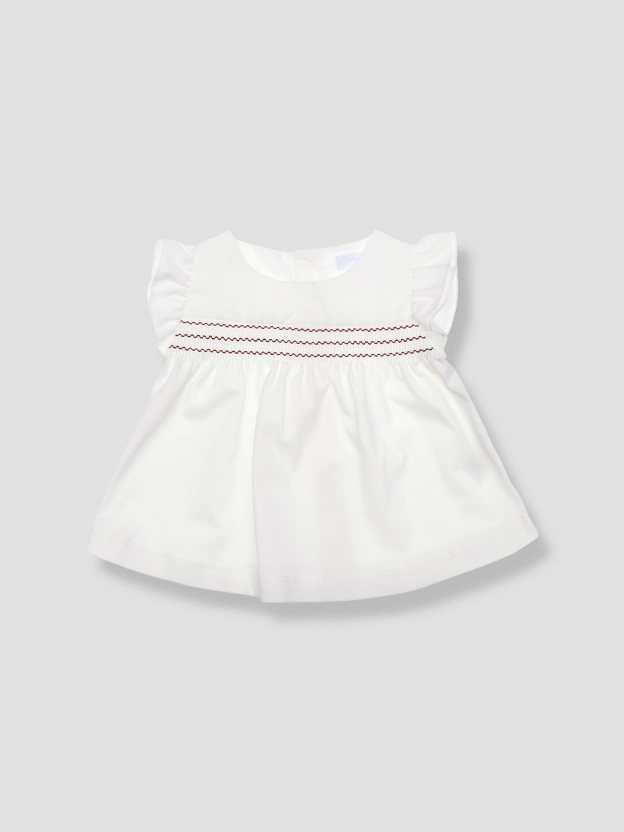 Blusa bordada en el pecho