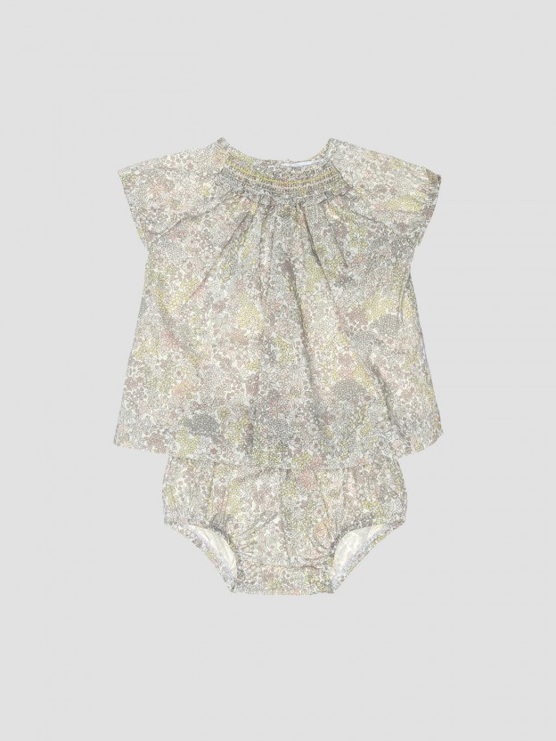 Robe � fleurs avec couvre-couche