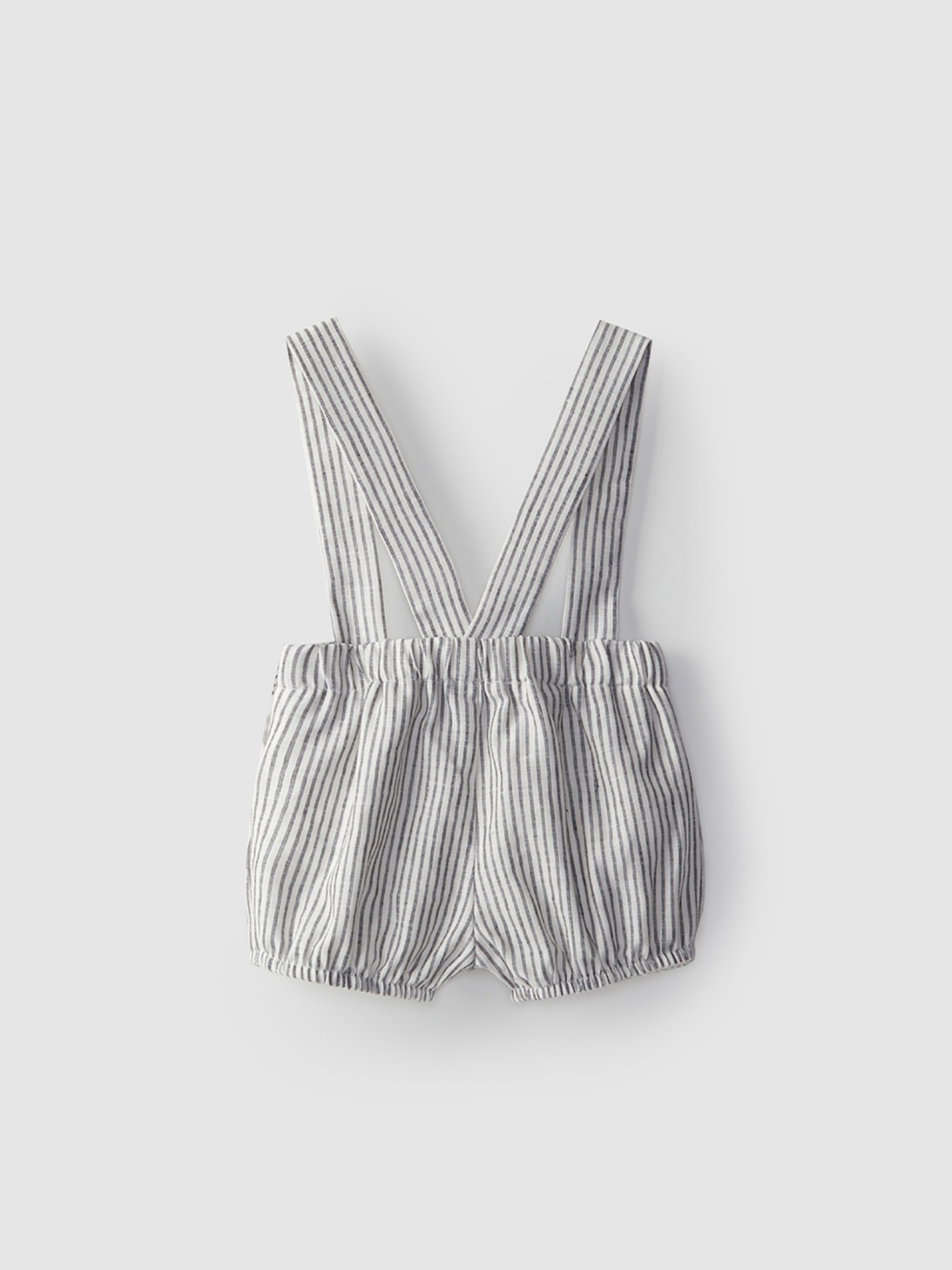 Shorts de lino con tirantes