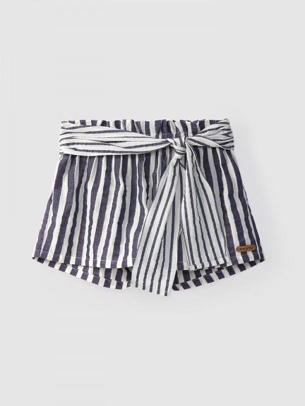 Shorts seersucker a rayas con cintur�n