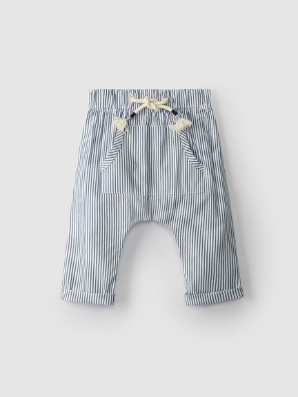 Pantalón efecto seersucker Pantalón efecto seersucker