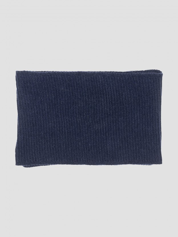 Cache-nez tricoté avec de la laine Cache-nez tricoté avec de la laine