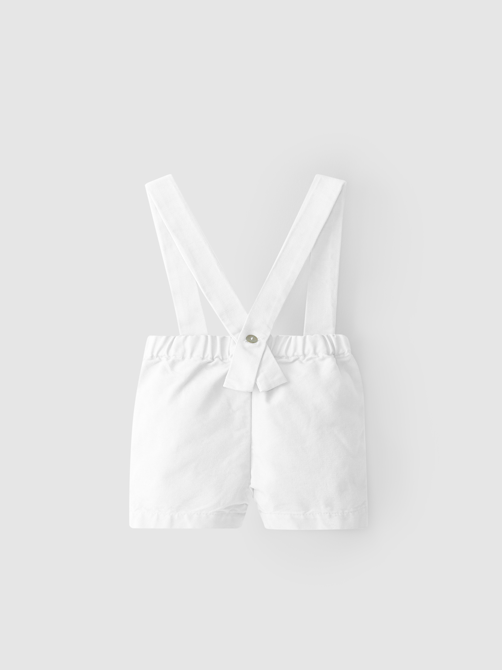 Shorts de lona con tirantes