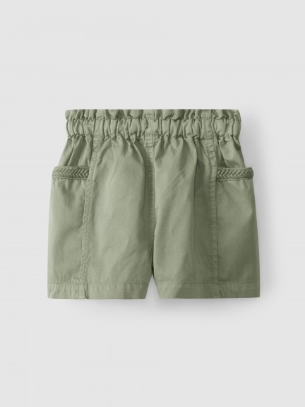 Pantalón corto pull-up con detalles trenzados Pantalón corto pull-up con detalles trenzados
