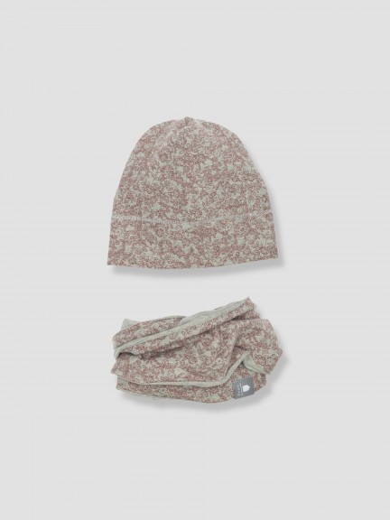 Floral print bandana bib and hat Floral print bandana bib and hat