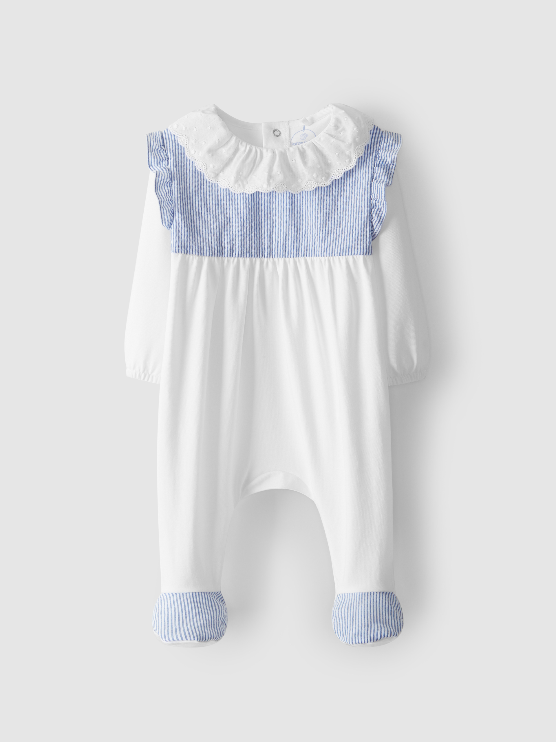Pijama con cuello de volantes