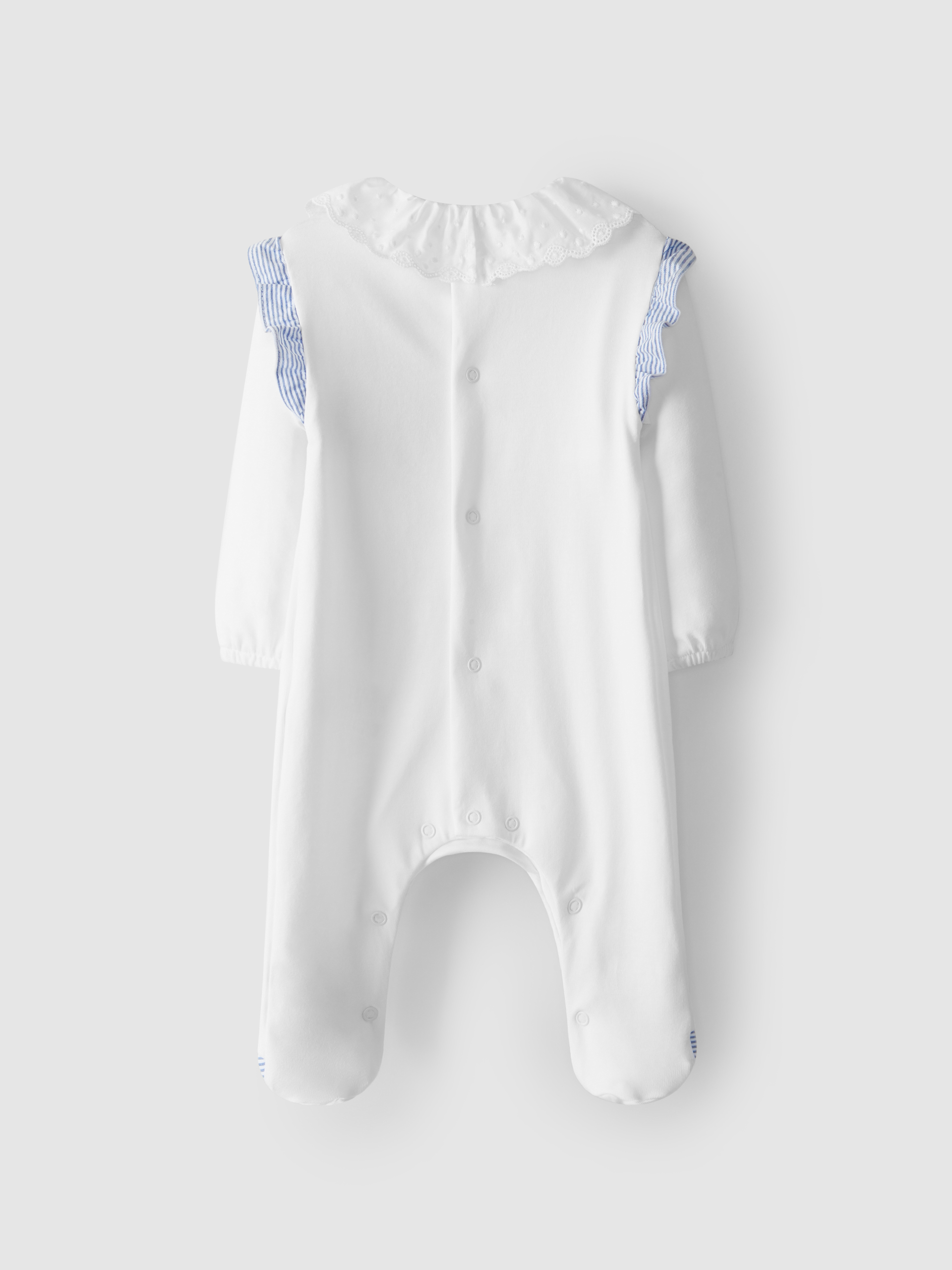 Pijama con cuello de volantes