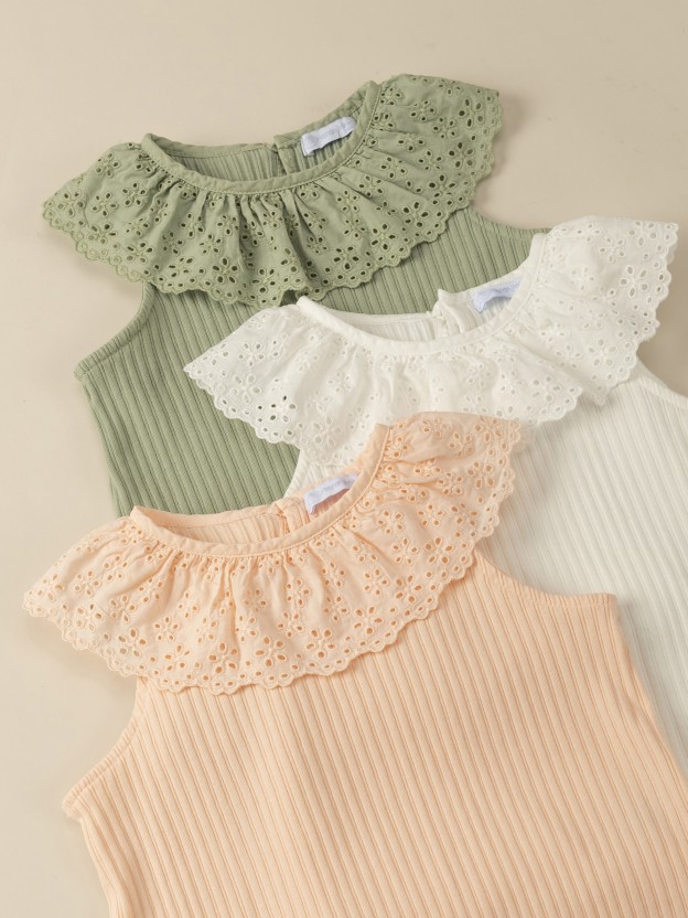 Embroidered ruffled collar T-shirt Embroidered ruffled collar T-shirt