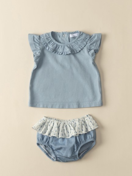 Shorts with ruffle Shorts with ruffle