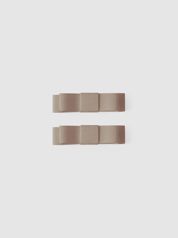 Two barrettes set