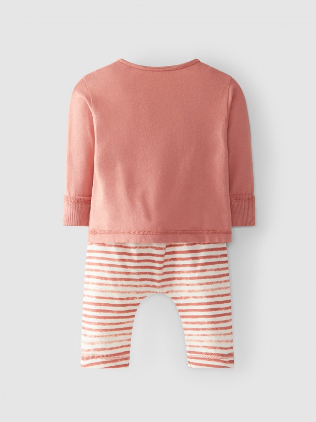 Two-piece sweater and striped pants set Two-piece sweater and striped pants set