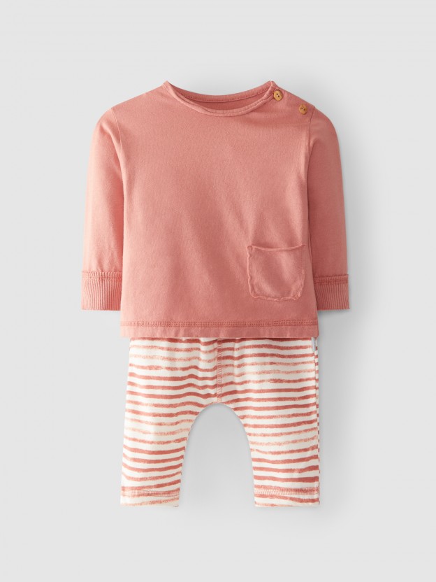 Two-piece sweater and striped pants set Two-piece sweater and striped pants set