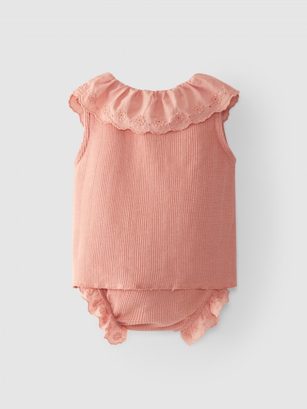 Kit blusa e calções com folho bordado Kit blusa e calções com folho bordado