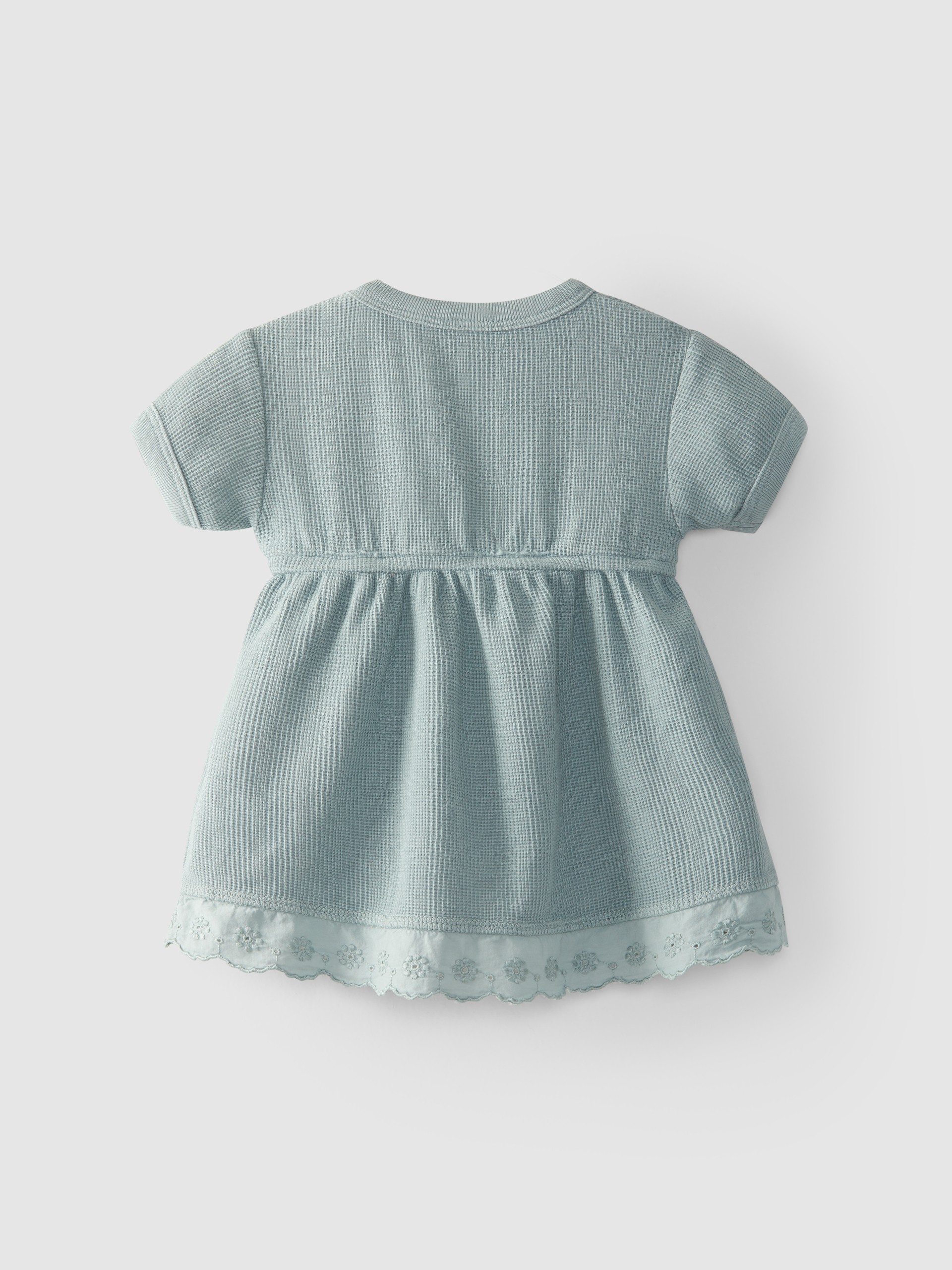 Robe coton texturé avec volant brodé