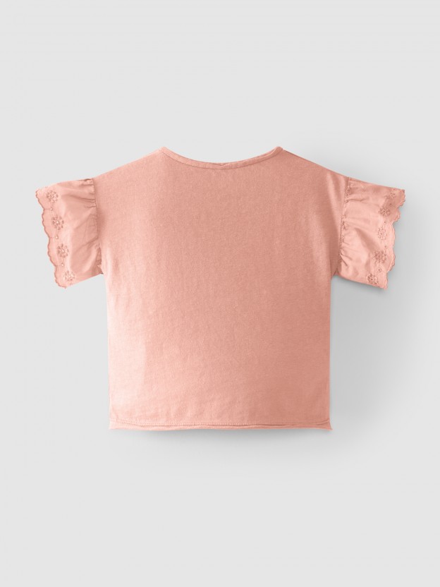 Camiseta mangas de volante bordado