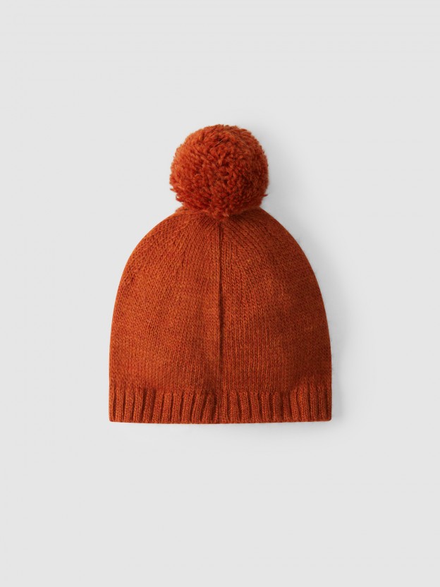Knitted hat with pom-pom Knitted hat with pom-pom