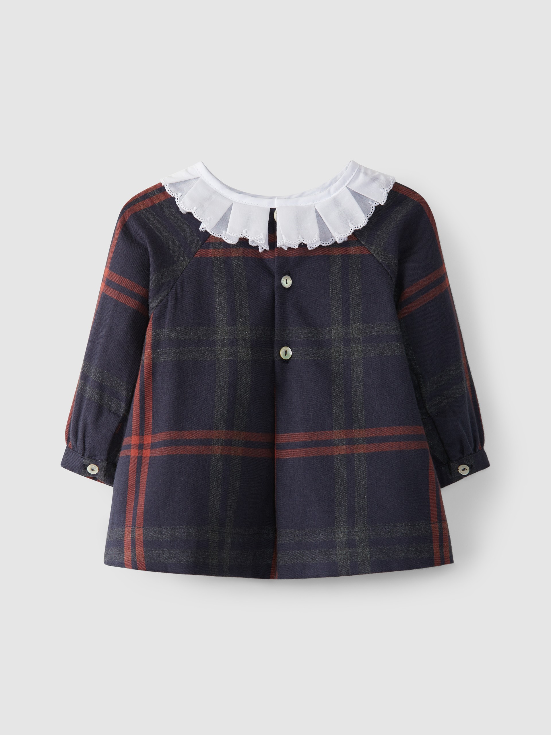 Vestido a cuadros con cuello bordado