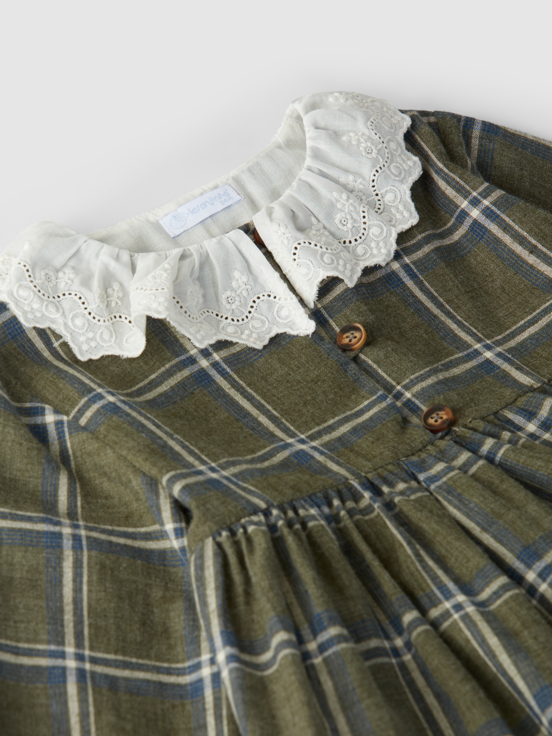 Robe à carreaux à col brodé