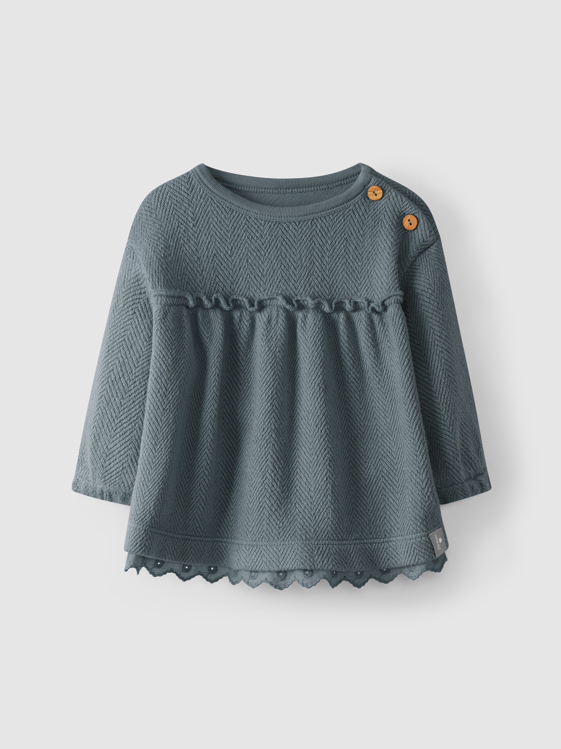 Vestido con bordado en algodón orgánico