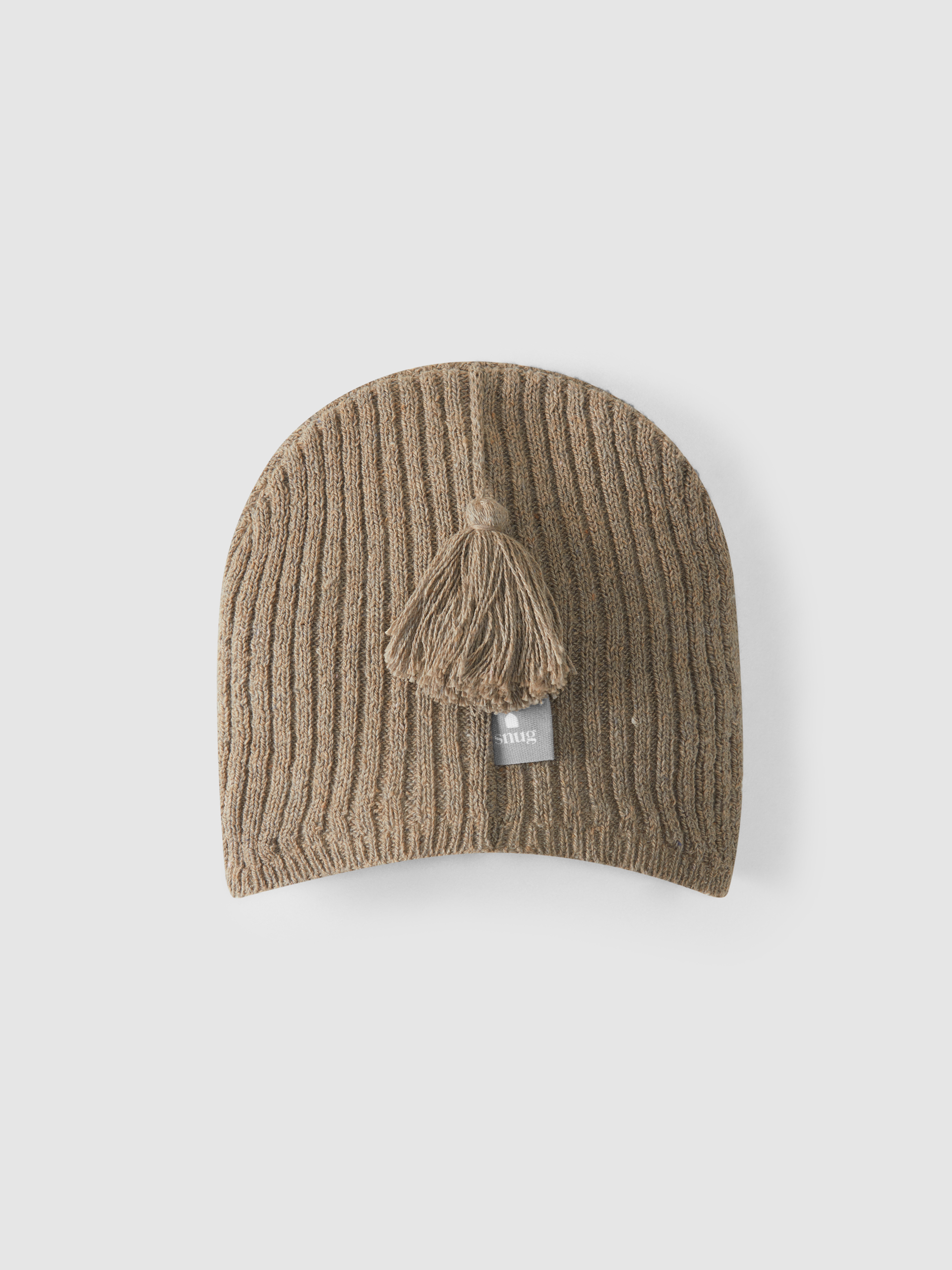 Ribbed hat ribbon and pom-pom