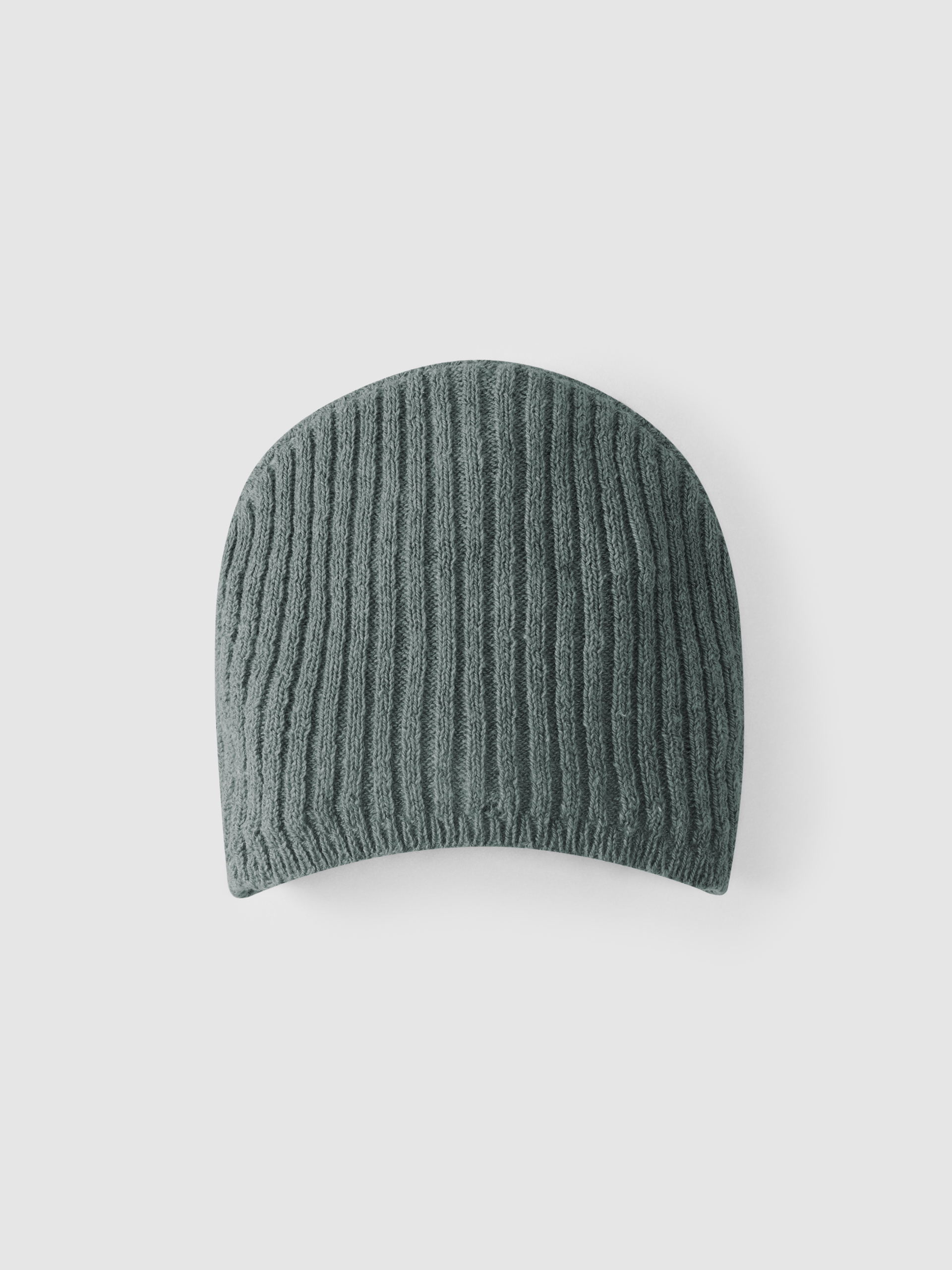 Gorro canelado fita e pom-pom