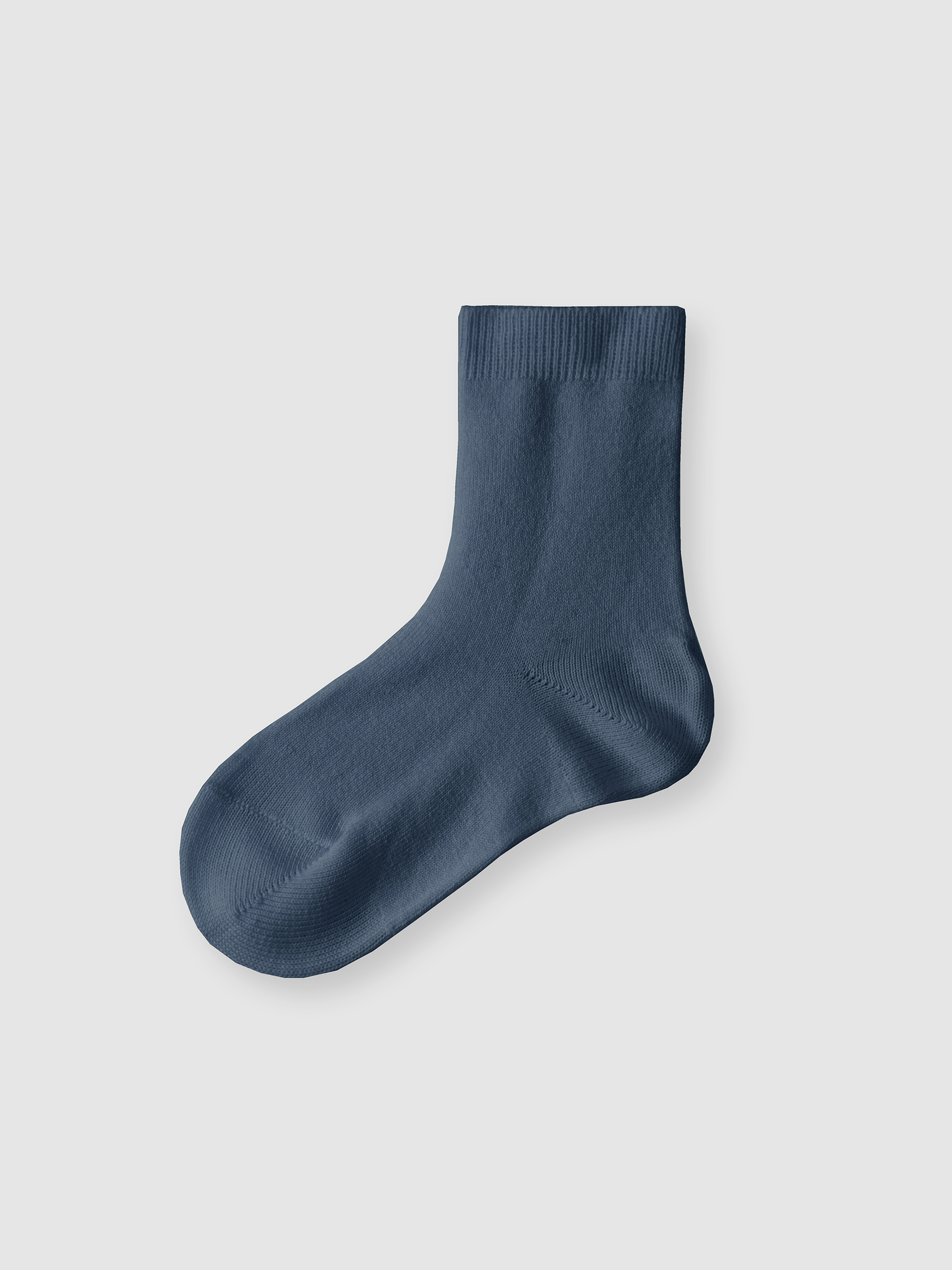 Plain stitch basic short socks Cóndor