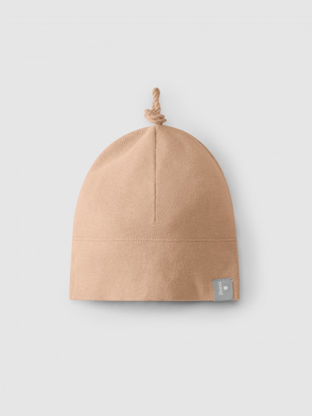 Beanie with knot