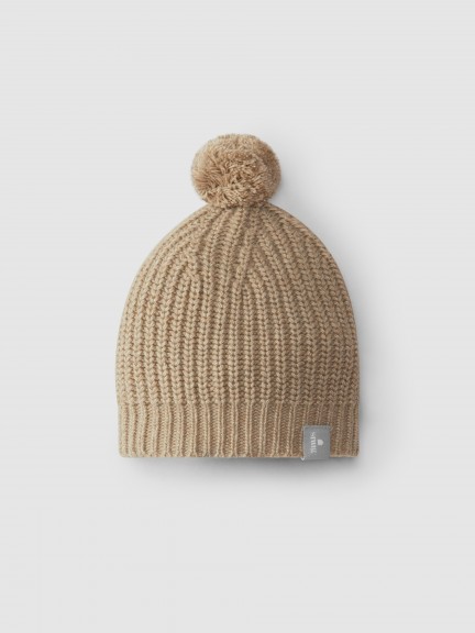 Gorro de punto con pompón Gorro de punto con pompón