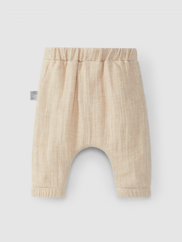 Pantalón pull-up de muselina de cuatro hojas Pantalón pull-up de muselina de cuatro hojas