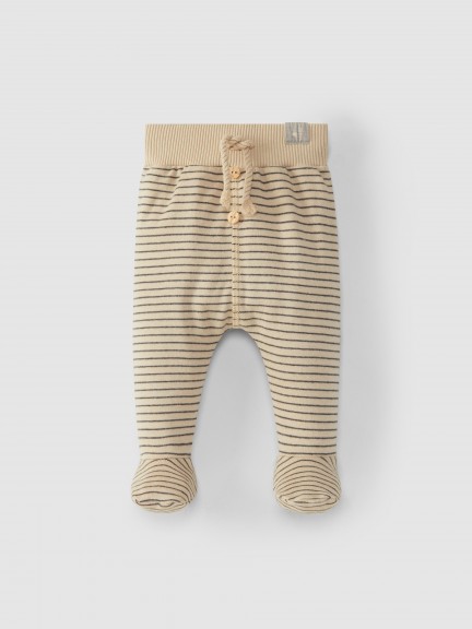Pants printed with feet Pants printed with feet
