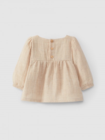 Blouse with wool yarn embroidery Blouse with wool yarn embroidery