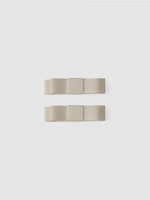 Two barrettes set