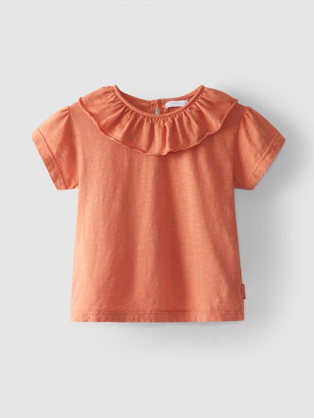 T-shirt with ruffled collar