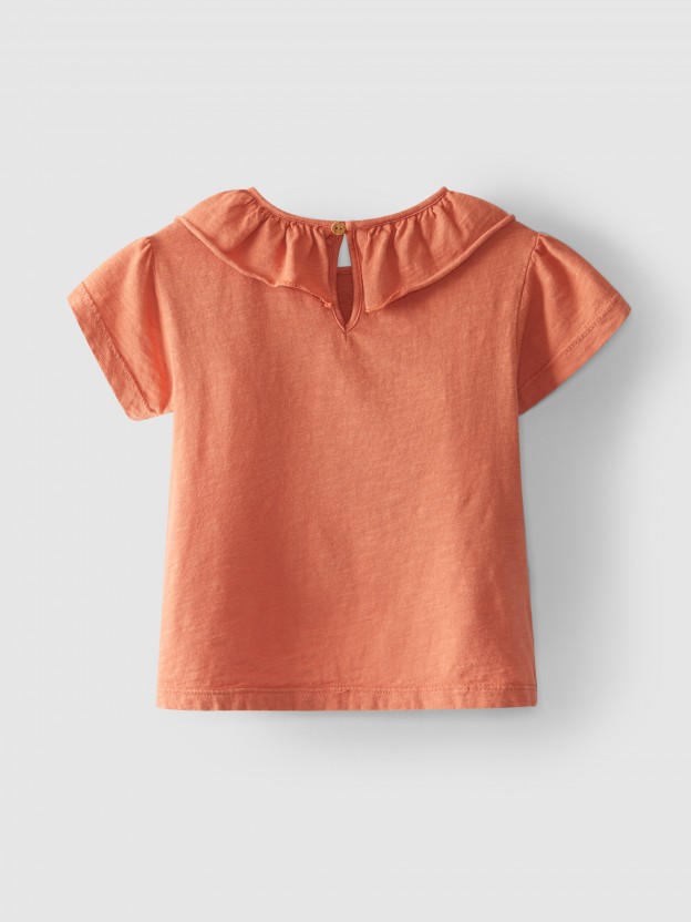 T-shirt with ruffled collar