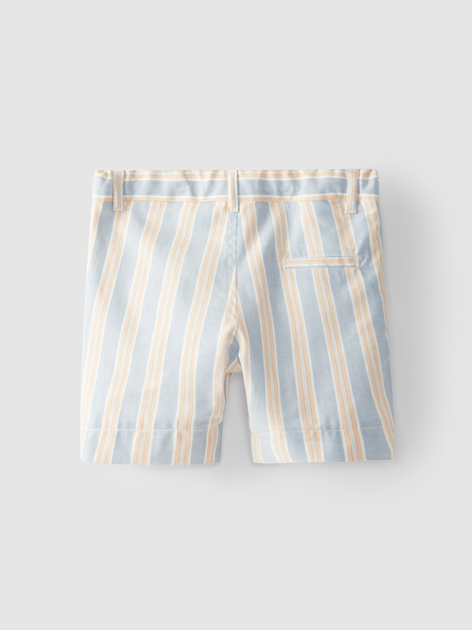 Pantalón corto rayas con tres bolsillos